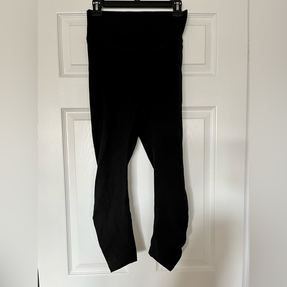 Old Navy Atheltics High Rise 7/8 Leggings. Black. Size Medium. BNWT - Picture 4 of 7